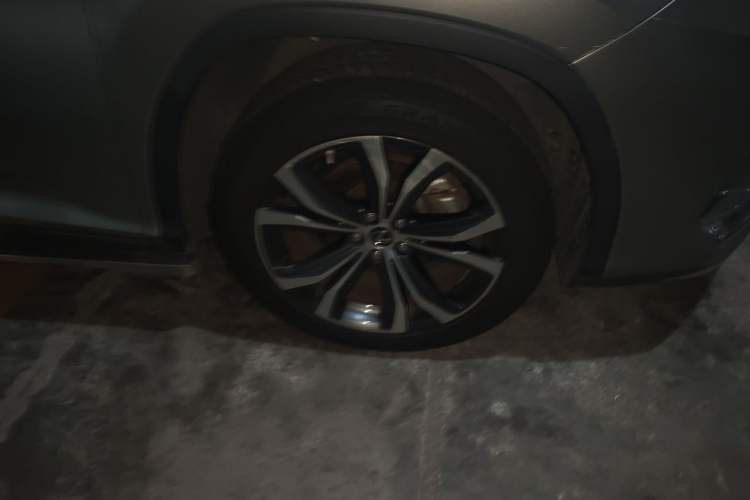 Used Lexus RX 2020 Facelifted 300 4x4 Elegant Edition Right Front Wheel Hub