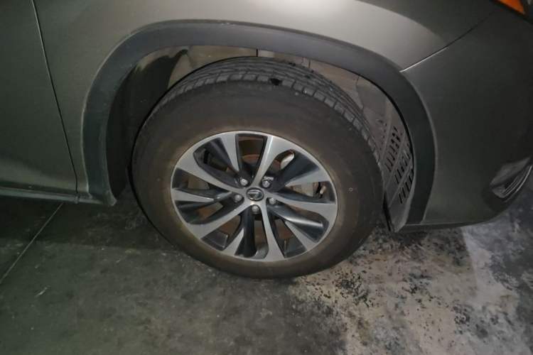 Used Lexus RX 2020 Revised Version 300 Two-Wheel Drive Elite Edition Right Front Wheel Hub