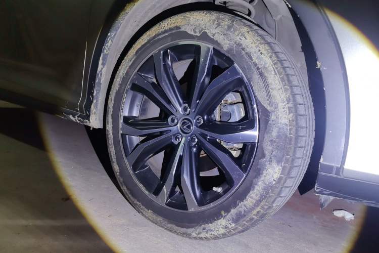 Used Lexus RX 2020 Facelifted 300 4x4 Elegant Edition Right Front Wheel Hub
