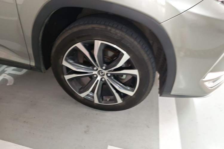 Used Lexus RX 2020 300 4x4 Elegant Edition China VI Right Front Wheel Hub