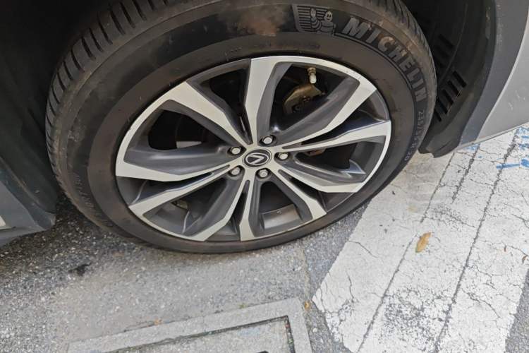 Used Lexus RX 2020 Facelifted 300 4x4 Elegant Edition Right Front Wheel Hub