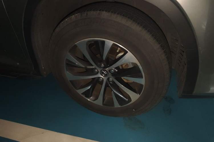 Used Lexus RX 2020 Revised Version 300 Two-Wheel Drive Elite Edition Right Front Wheel Hub