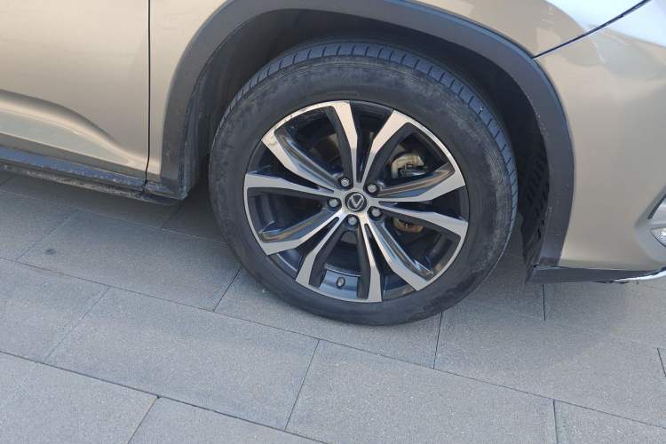 Used Lexus RX 2020 300 4x4 Elegant Edition China VI Right Front Wheel Hub