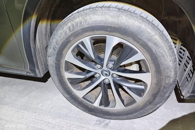 Used Lexus RX 2020 300 Two-Wheel Drive Elite Edition China VI Standard Right Front Wheel Hub