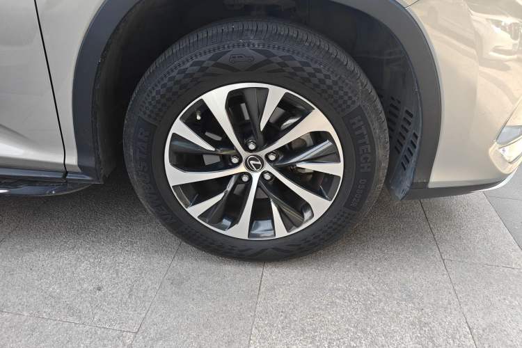 Used Lexus RX 2020 300 Two-Wheel Drive Elite Edition China VI Standard Right Front Wheel Hub