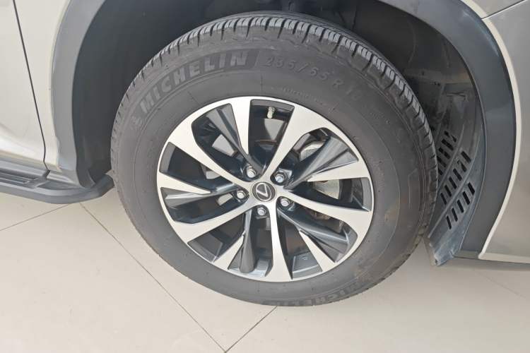 Used Lexus RX 2020 Revised Version 300 Two-Wheel Drive Comfort Edition Right Front Wheel Hub