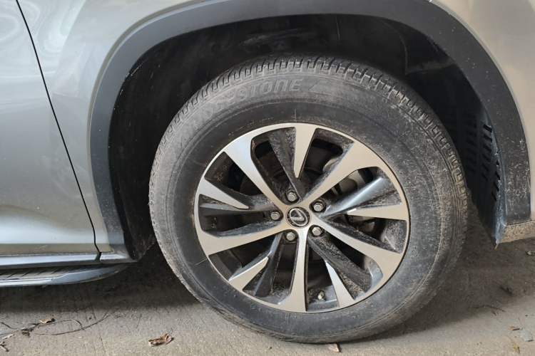 Used Lexus RX 2020 Revised Version 300 Two-Wheel Drive Comfort Edition Right Front Wheel Hub