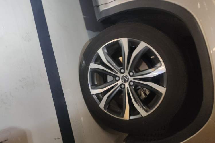 Used Lexus RX 2020 Facelifted 300 4x4 Elegant Edition Right Front Wheel Hub
