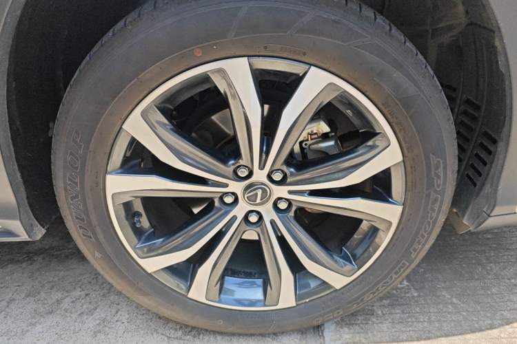 Used Lexus RX 2020 Facelifted 300 4x4 Elegant Edition Right Front Wheel Hub