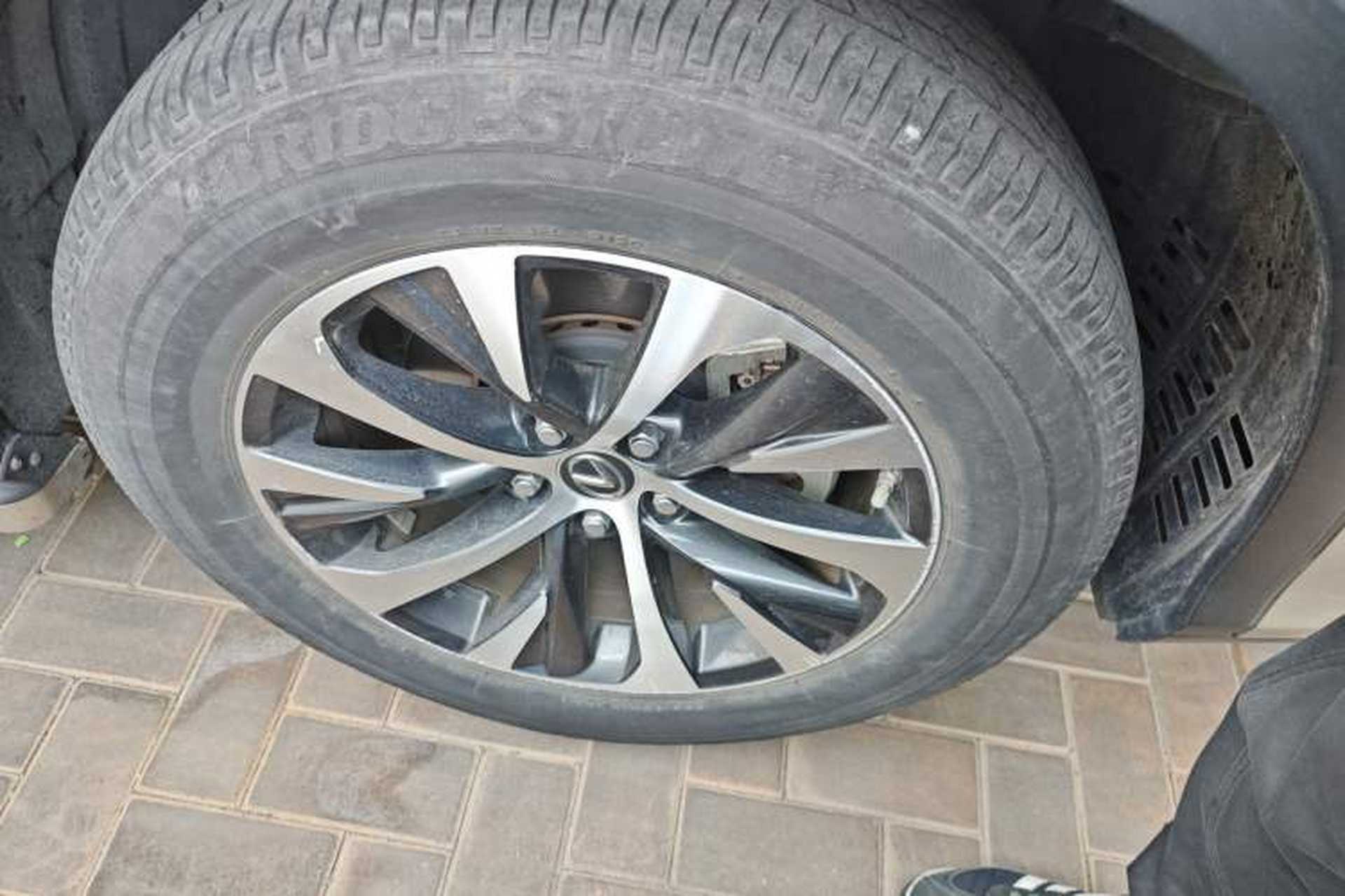 Used Lexus RX 2020 Revised Version 300 Two-Wheel Drive Elite Edition Right Front Wheel Hub