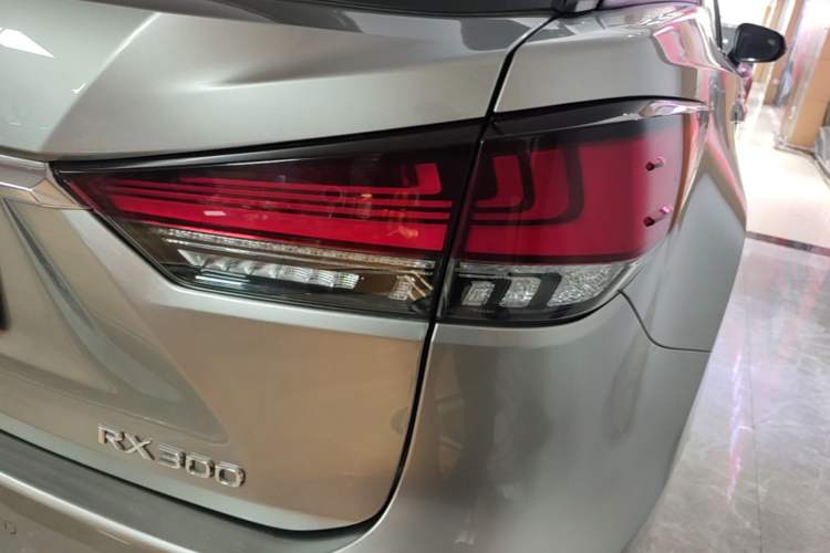 Used Lexus RX 2020 Revised Version 300 Two-Wheel Drive Elite Edition Right Rear Taillight