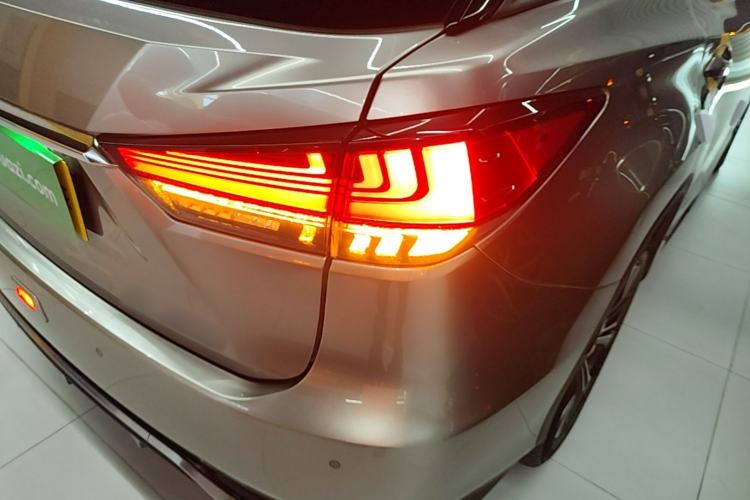 Used Lexus RX 2020 Revised Version 450h Four-Wheel Drive Elegant Edition Right Rear Taillight