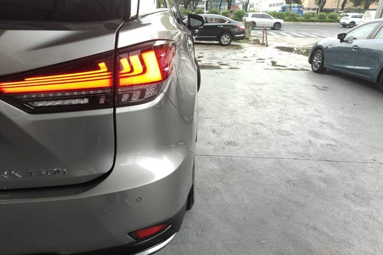 Used Lexus RX 2020 450h Four-Wheel Drive Elegant Edition China VI Standard Right Rear Taillight