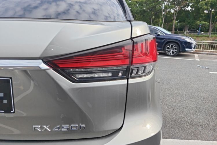 Used Lexus RX 2020 Revised Version 450h Four-Wheel Drive Elegant Edition Right Rear Taillight