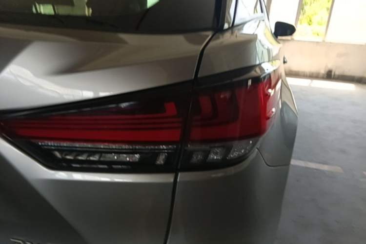 Used Lexus RX 2020 Revised Version 300 Two-Wheel Drive Elite Edition Right Rear Taillight