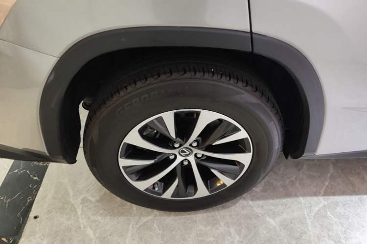 Used Lexus RX 2020 Revised Version 300 Two-Wheel Drive Elite Edition Right Rear Wheel Hub