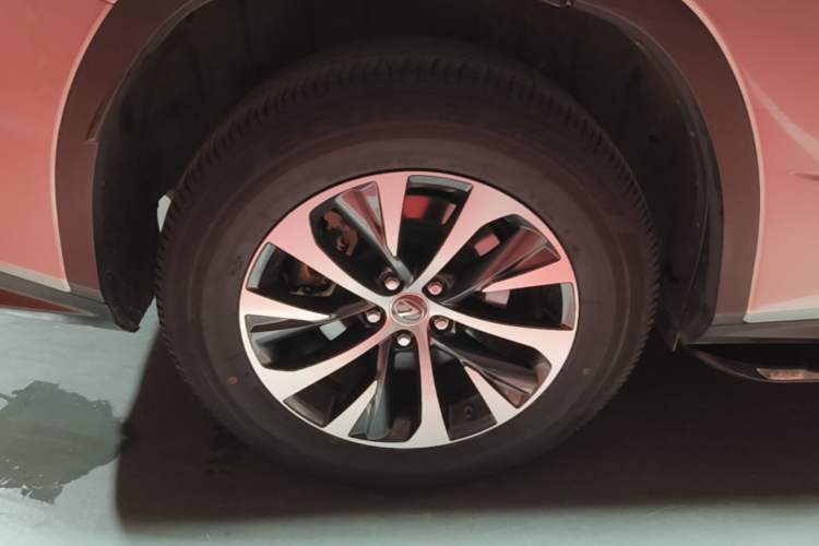 Used Lexus RX 2020 Revised Version 300 Two-Wheel Drive Elite Edition Right Rear Wheel Hub