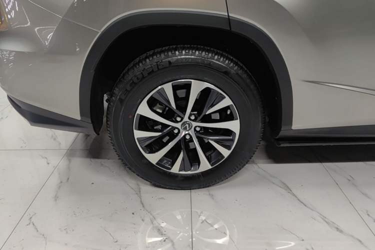 Used Lexus RX 2020 300 Two-Wheel Drive Comfort Edition China VI Standard Right Rear Wheel Hub