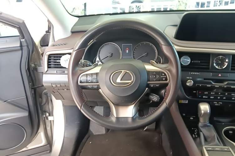 Used Lexus RX 2020 300 4x4 Elegant Edition China VI Steering Wheel