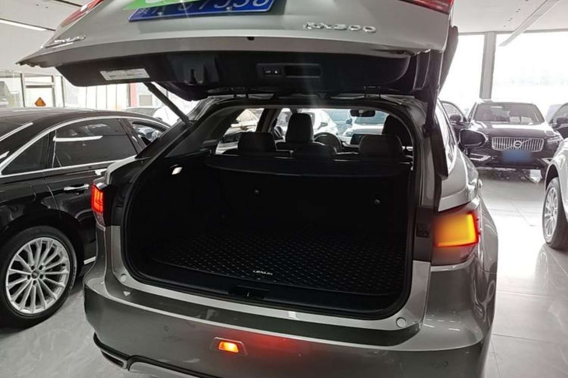 Used Lexus RX 2020 300 Two-Wheel Drive Comfort Edition China VI Standard Trunk