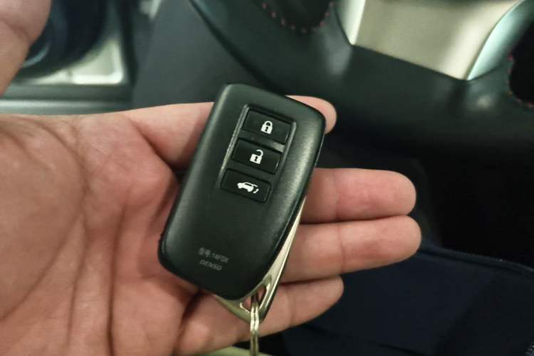 Used Lexus RX 2020 Facelifted 300 4x4 Elegant Edition Vehicle Key