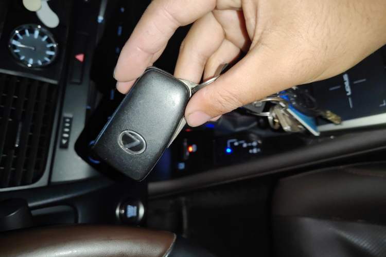 Used Lexus RX 2020 Facelifted 300 4x4 Elegant Edition Vehicle Key