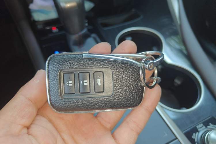 Used Lexus RX 2020 Facelifted 300 4x4 Elegant Edition Vehicle Key
