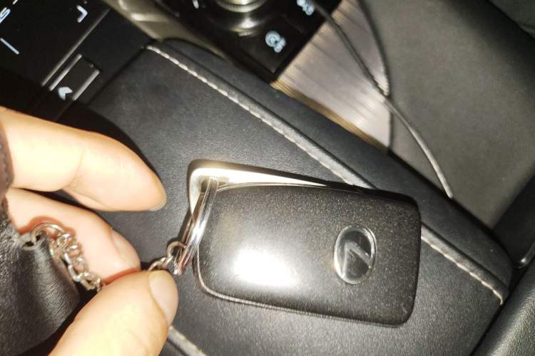 Used Lexus RX 2020 300 4x4 F SPORT China VI Vehicle Key