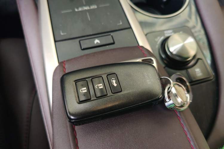 Used Lexus RX 2020 Facelifted 300 4x4 Elegant Edition Vehicle Key