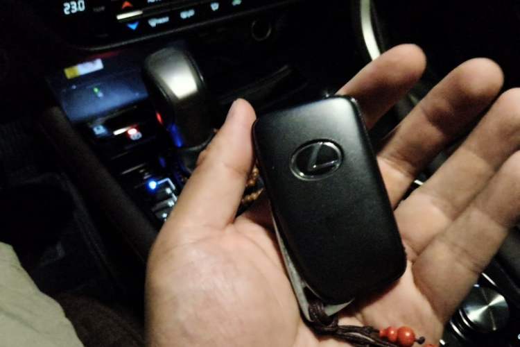 Used Lexus RX 2020 Facelifted 300 4x4 Elegant Edition Vehicle Key