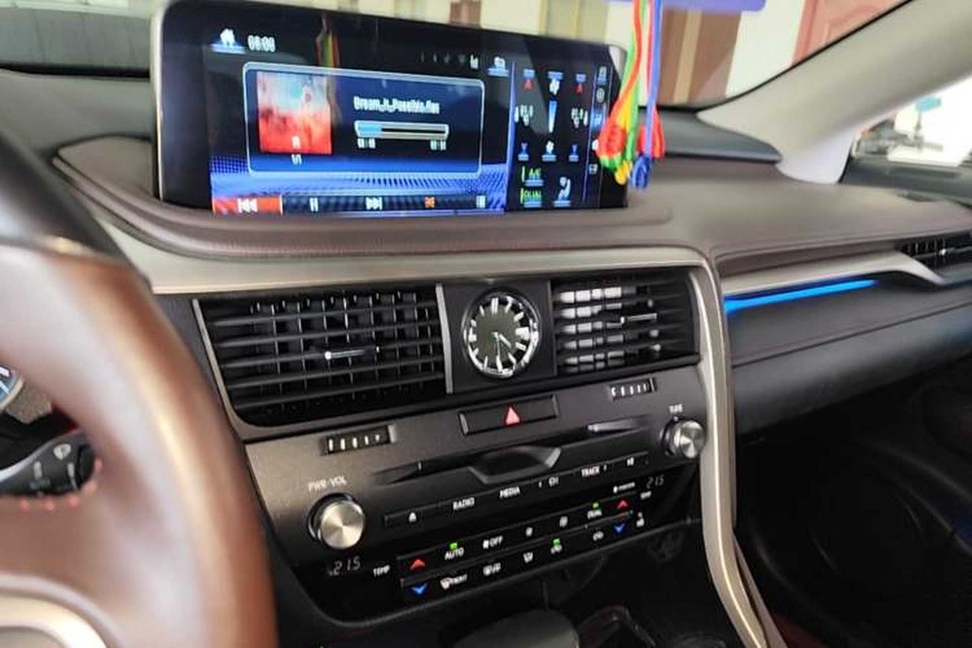 Used Lexus RX 2020 Revised Version 450h Four-Wheel Drive Elegant Edition Audio And AC Panel