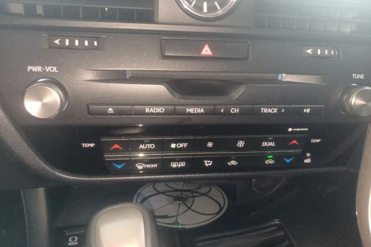 Used Lexus RX 2020 300 Two-Wheel Drive Elite Edition China VI Standard Audio And AC Panel