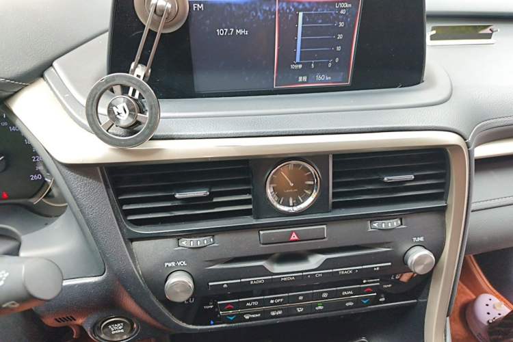 Used Lexus RX 2020 300 Two-Wheel Drive Elite Edition China VI Standard Audio And AC Panel