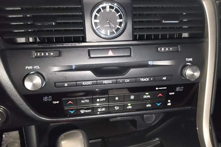 Used Lexus RX 2020 Revised Version 300 Two-Wheel Drive Elite Edition Audio And AC Panel