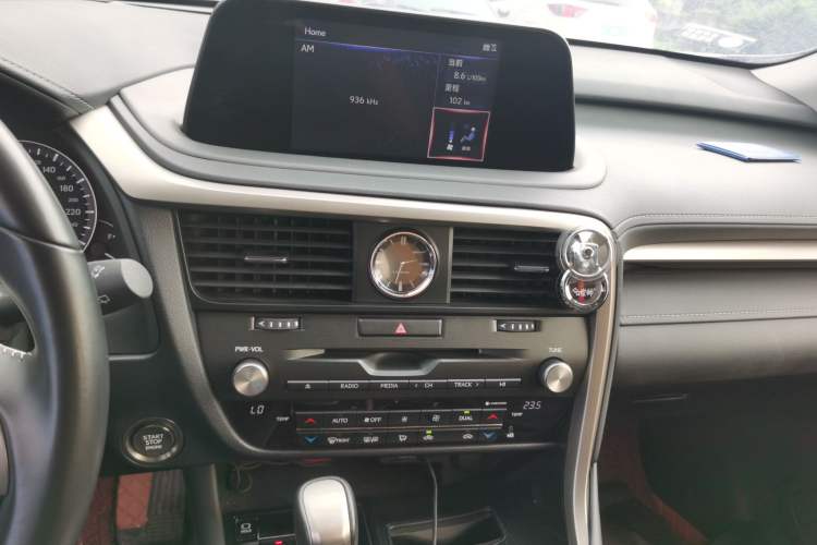 Used Lexus RX 2020 300 Two-Wheel Drive Elite Edition China VI Standard Audio And AC Panel