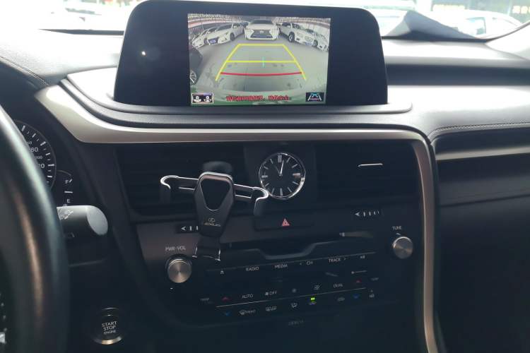 Used Lexus RX 2020 300 Two-Wheel Drive Elite Edition China VI Standard Audio And AC Panel