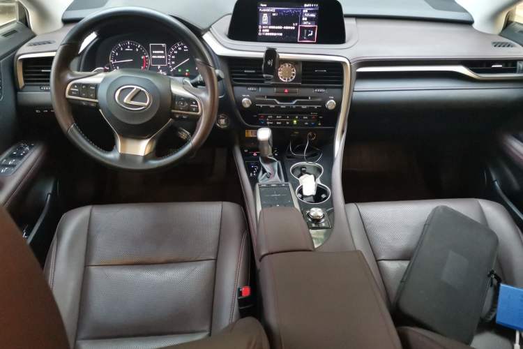 Used Lexus RX 2020 Facelifted 300 4x4 Elegant Edition Center Console