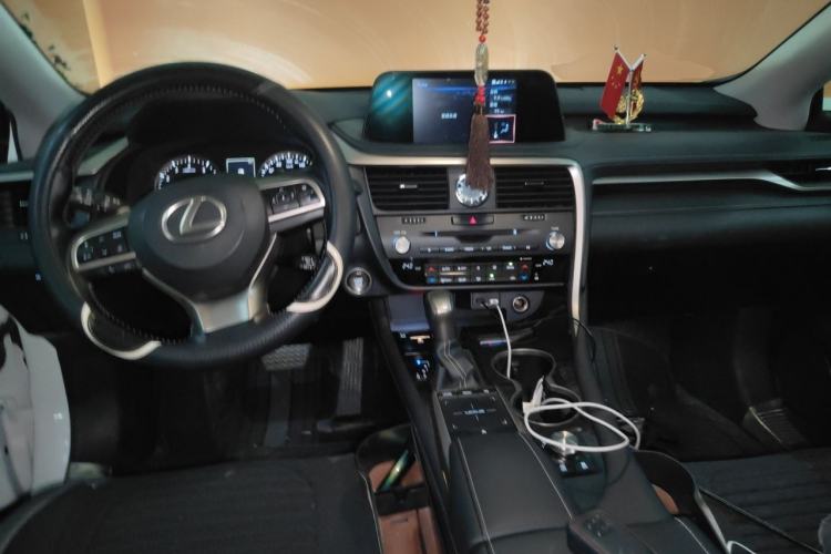 Used Lexus RX 2020 Revised Version 300 Two-Wheel Drive Elite Edition Center Console