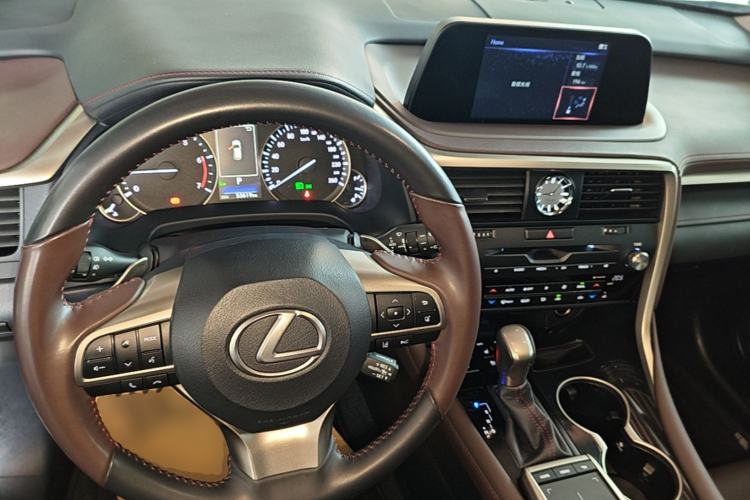 Used Lexus RX 2020 Facelifted 300 4x4 Elegant Edition Center Console