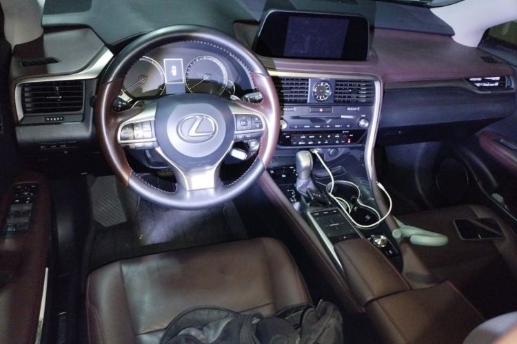 Used Lexus RX 2020 Facelifted 300 4x4 Elegant Edition Center Console