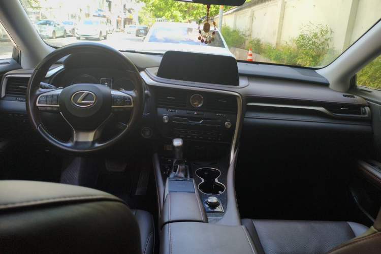 Used Lexus RX 2020 Facelifted 300 4x4 Elegant Edition Center Console