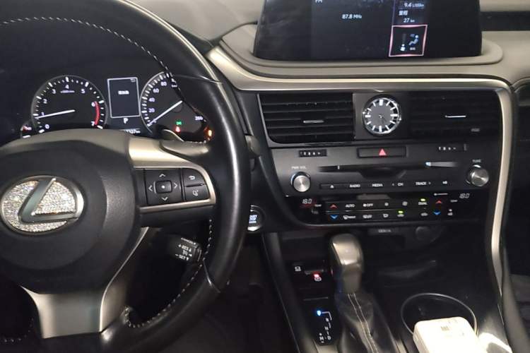 Used Lexus RX 2020 Revised Version 300 Two-Wheel Drive Elite Edition Center Console