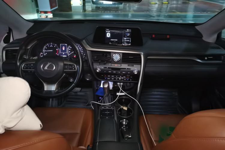Used Lexus RX 2020 Revised Version 300 Two-Wheel Drive Elite Edition Center Console