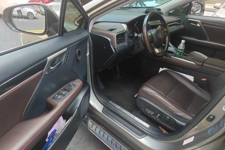 Used Lexus RX 2020 300 Two-Wheel Drive Comfort Edition China VI Standard Driver Seat