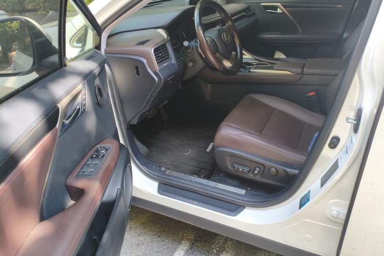 Used Lexus RX 2020 Facelifted 300 4x4 Elegant Edition Driver Seat