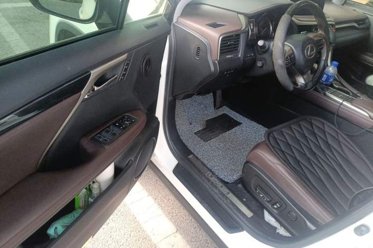 Used Lexus RX 2020 Facelifted 300 4x4 Elegant Edition Driver Seat