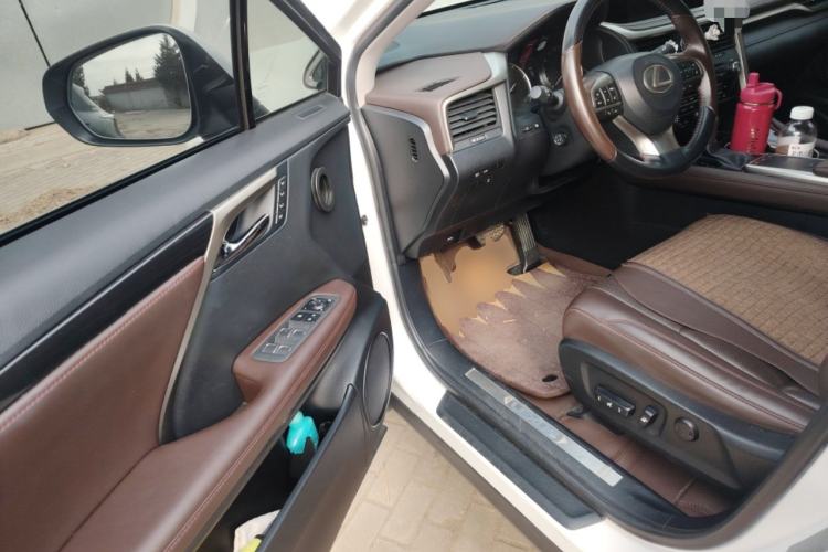 Used Lexus RX 2020 300 4x4 Elegant Edition China VI Driver Seat