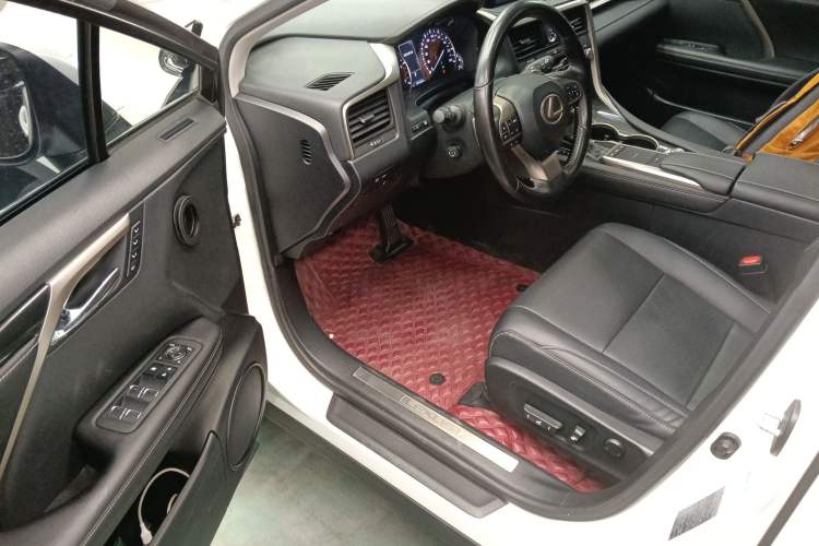 Used Lexus RX 2020 300 4x4 Elegant Edition China VI Driver Seat