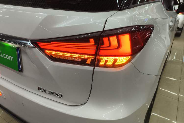 Used Lexus RX 2020 Revised Version 300 Two-Wheel Drive Elite Edition Exterior 6