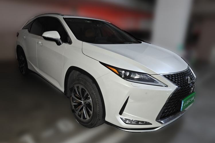 Used Lexus RX 2020 Revised Version 300 Two-Wheel Drive Elite Edition Front Right 45 Deg